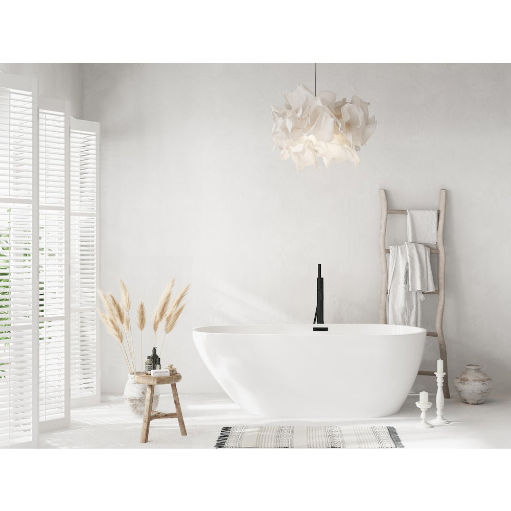 67 inch Bathtub in Glossy White with Matte Black Trim. Picture 2