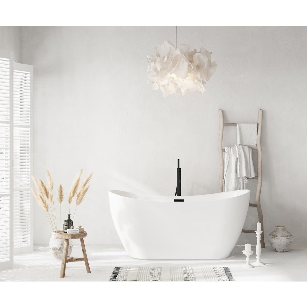59 inch Bathtub in Glossy White with Matte Black Trim. Picture 2