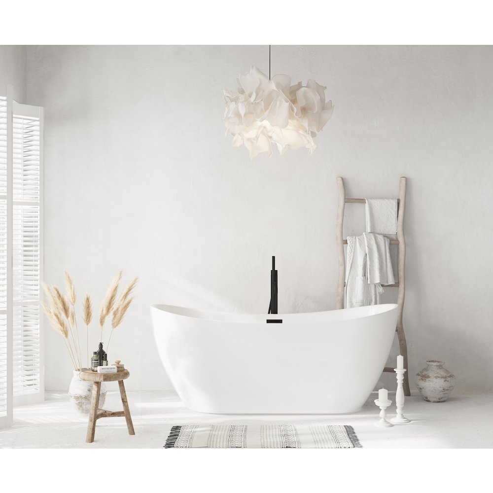 67 inch Bathtub in Glossy White with Matte Black Trim. Picture 2