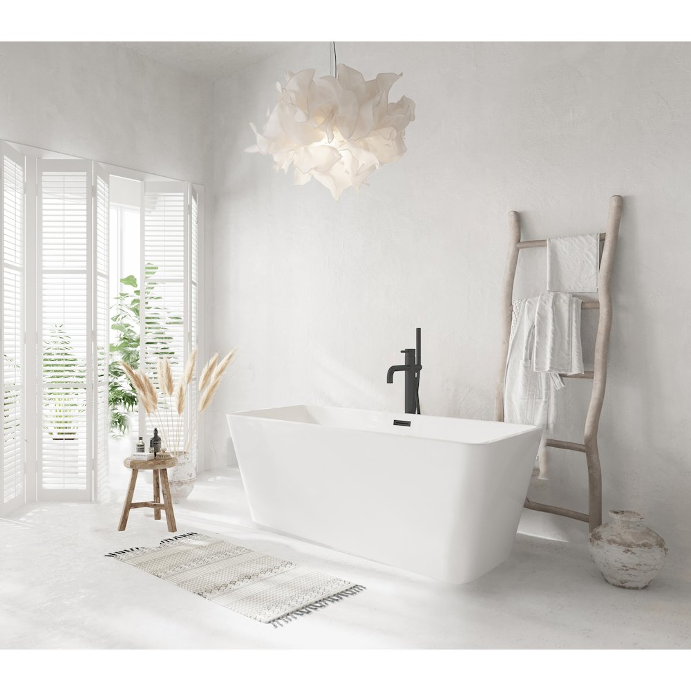 59 inch Bathtub in Glossy White with Matte Black Trim. Picture 3