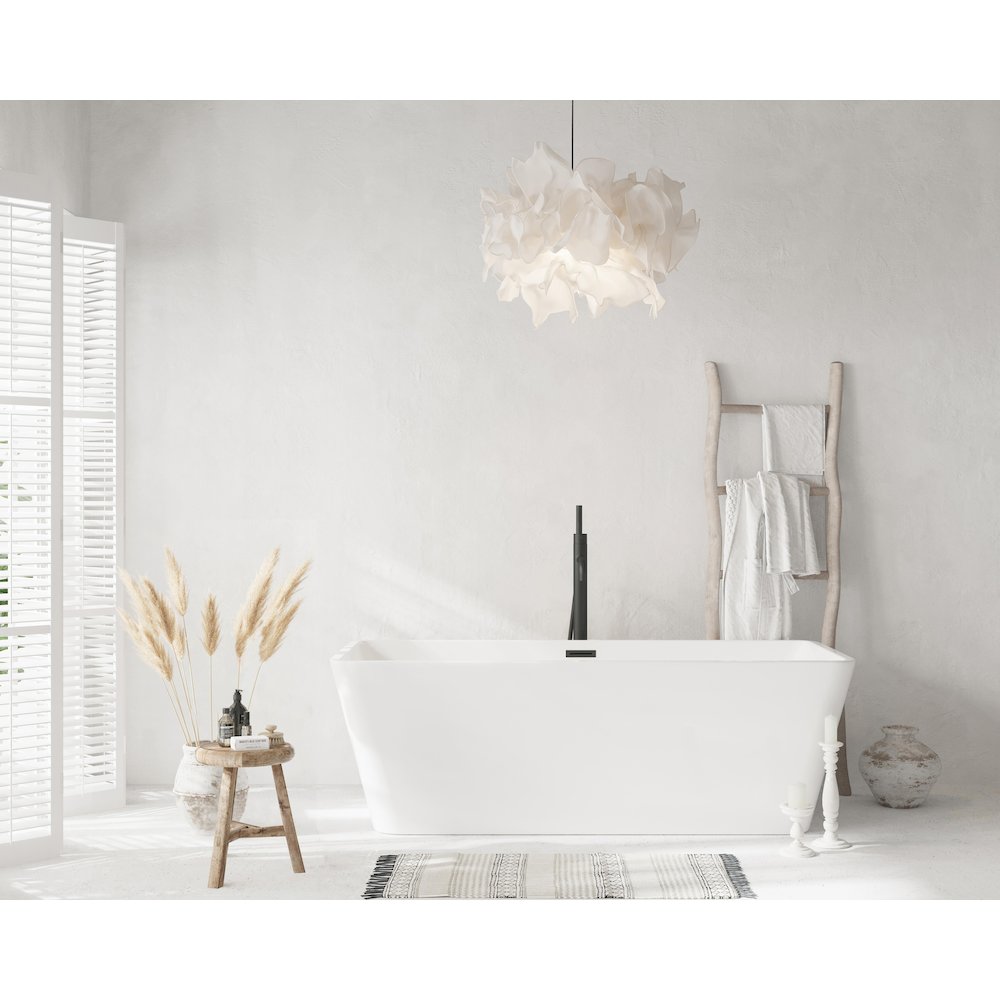 67 inch Bathtub in Glossy White with Matte Black Trim. Picture 2