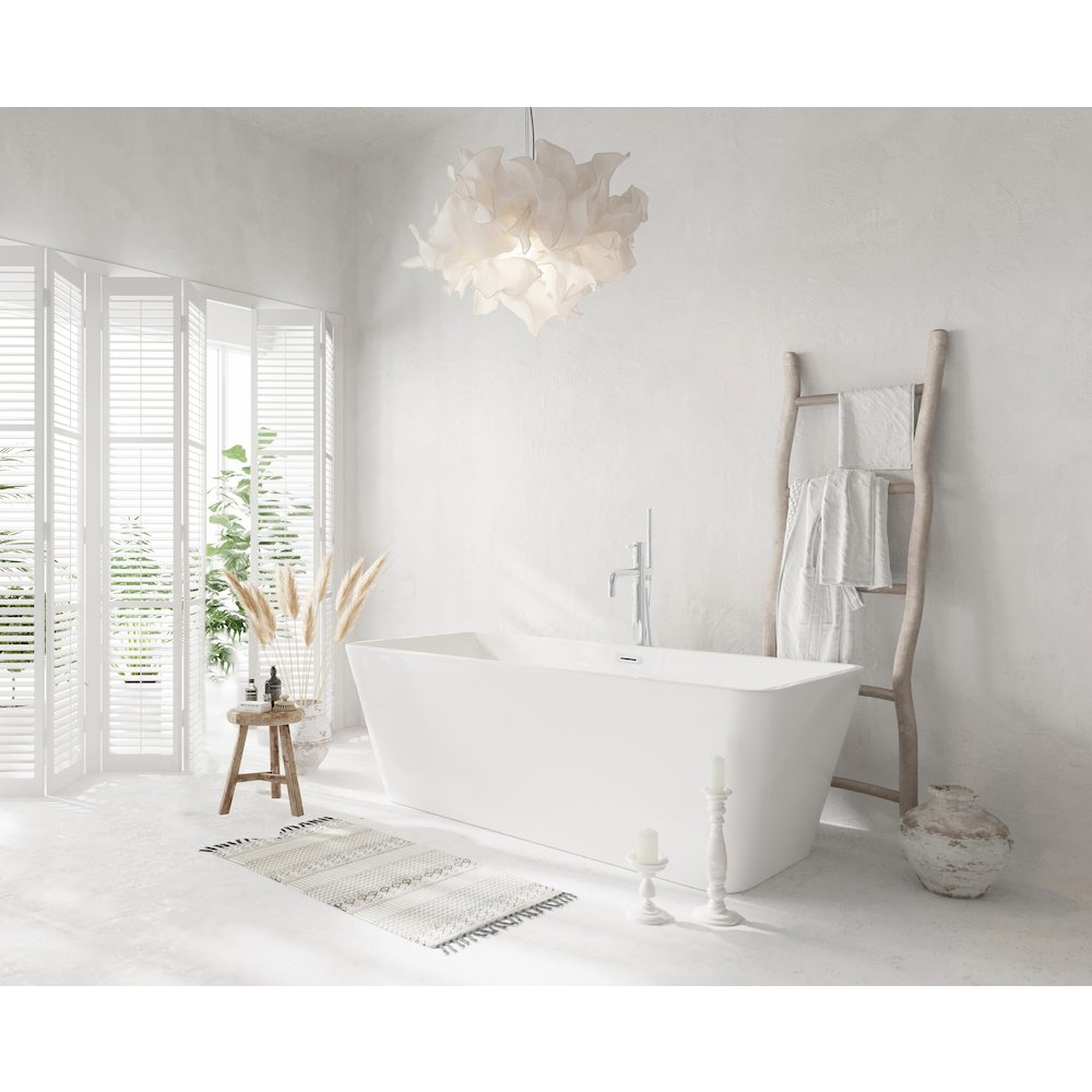 67 inch Bathtub in Glossy White with Chrome Trim. Picture 3