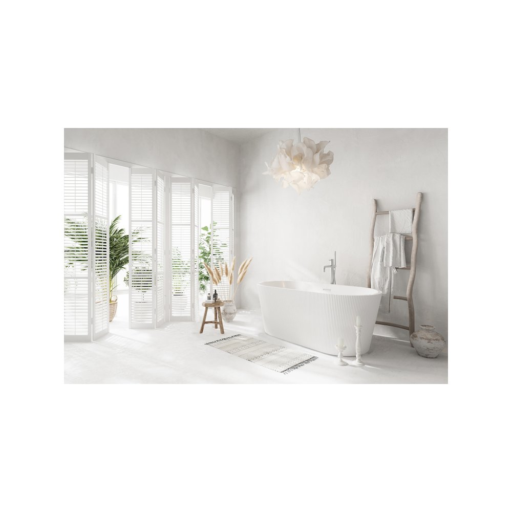 59 inch Bathtub in Glossy White with Brushed Nickel Trim. Picture 3