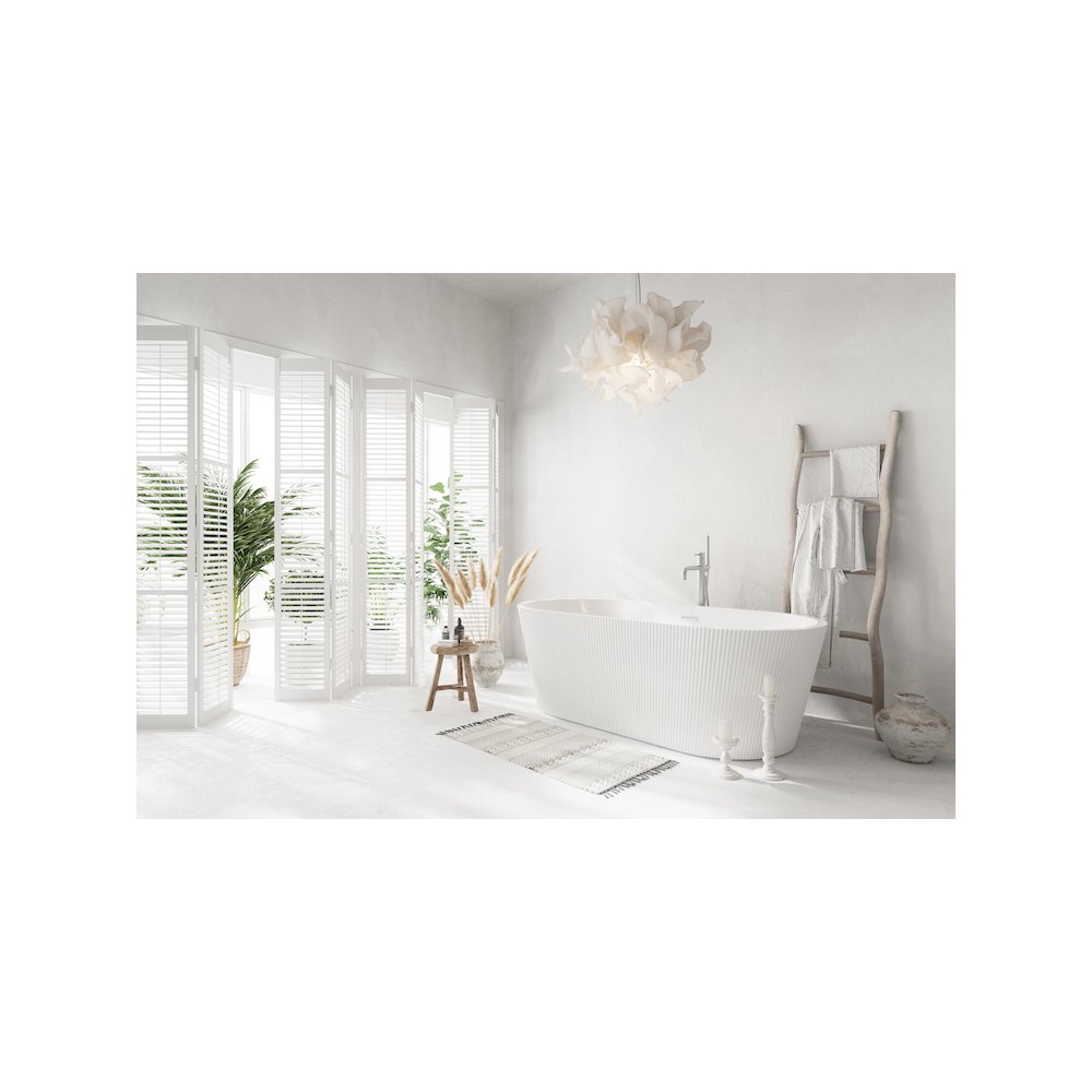 67 inch Bathtub in Glossy White with Brushed Nickel Trim. Picture 3