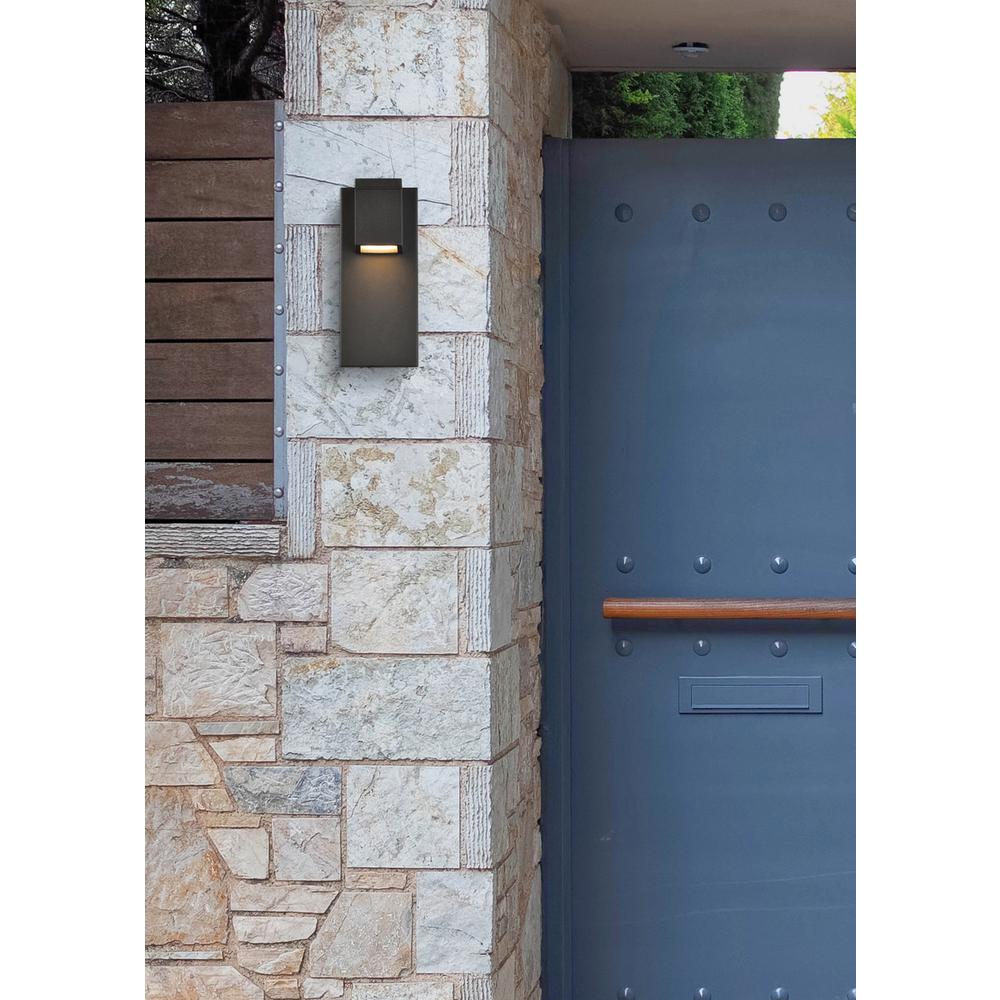 Raine Integrated LED wall sconce in black. Picture 5