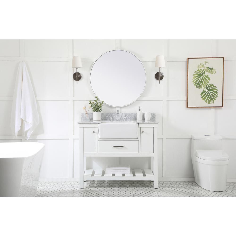 42 inch Single bathroom vanity in white with backsplash. Picture 4