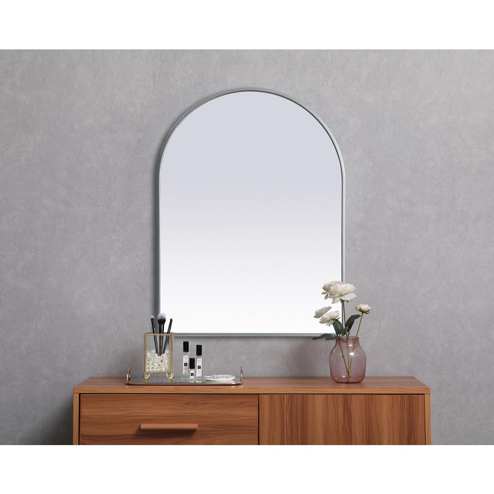 Metal Frame Arch Mirror 27x36 Inch in Silver. Picture 3