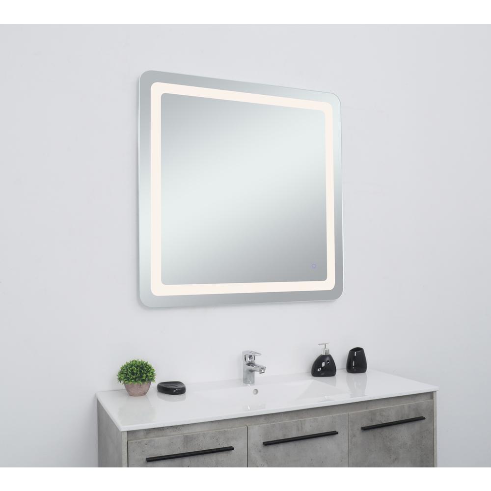 Genesis 36in x 36in soft edge LED mirror. Picture 2