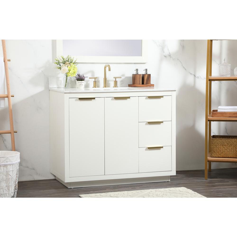 42 inch Single bathroom vanity in white with backsplash. Picture 2