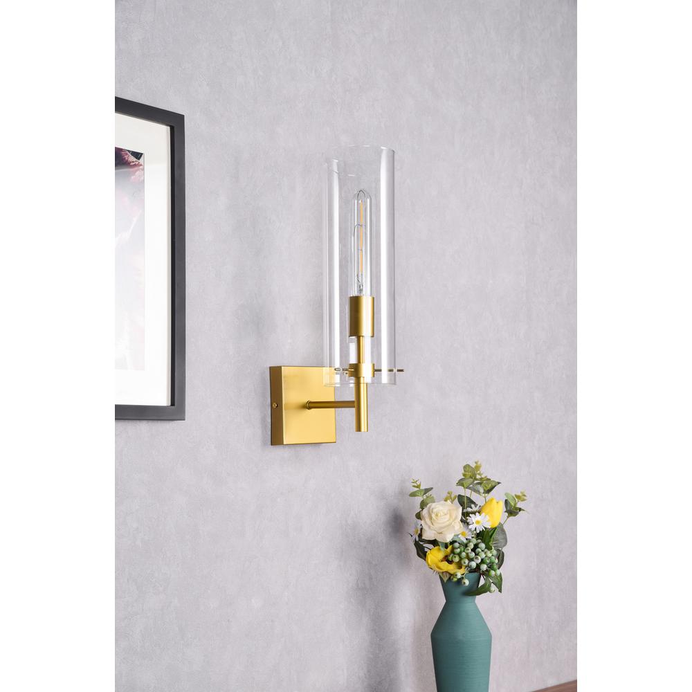Savant 1 light brass wall sconce. Picture 7