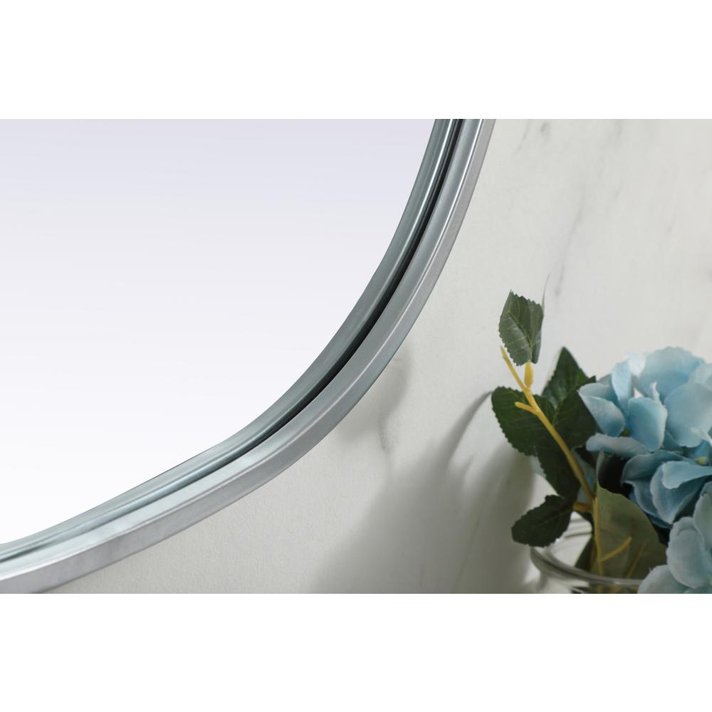 Metal Frame Oval Mirror 20x30 Inch in Silver. Picture 6
