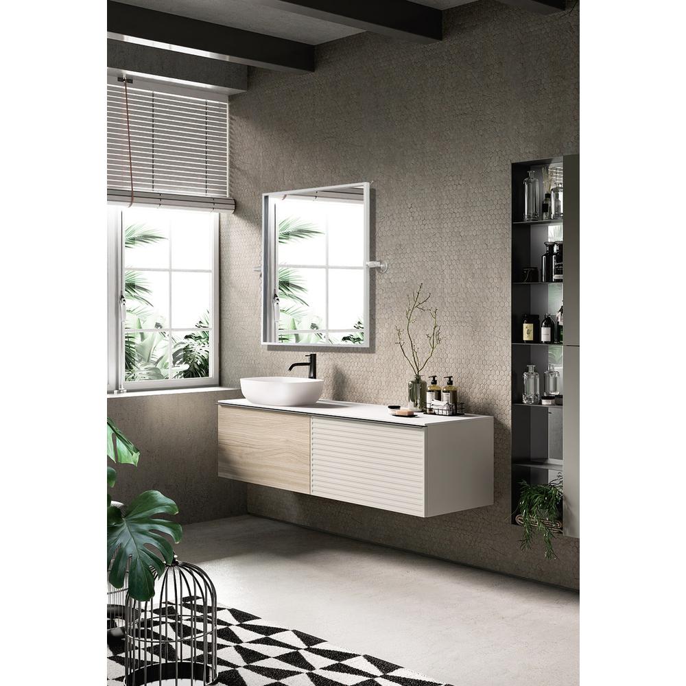 Rectangle Pivot Mirror 24X20 Inch In Silver. Picture 2