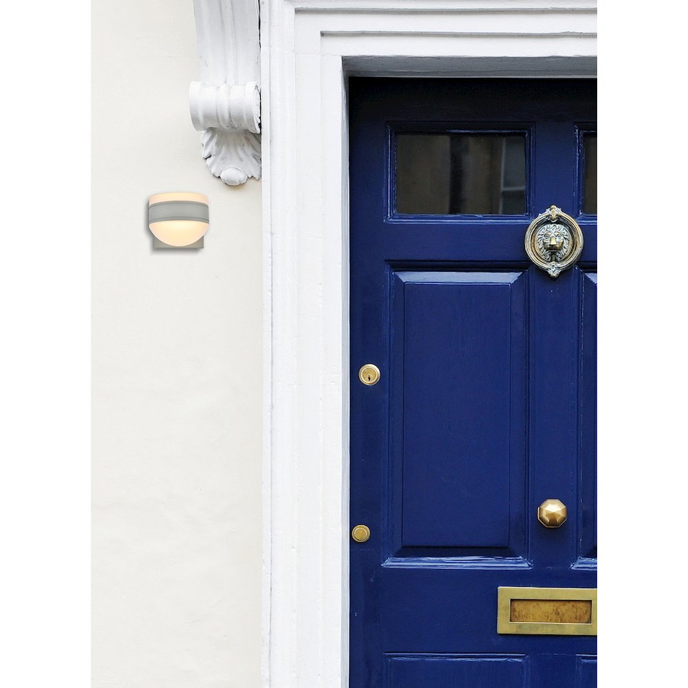 Raine Integrated Led Wall Sconce In Silver. Picture 6