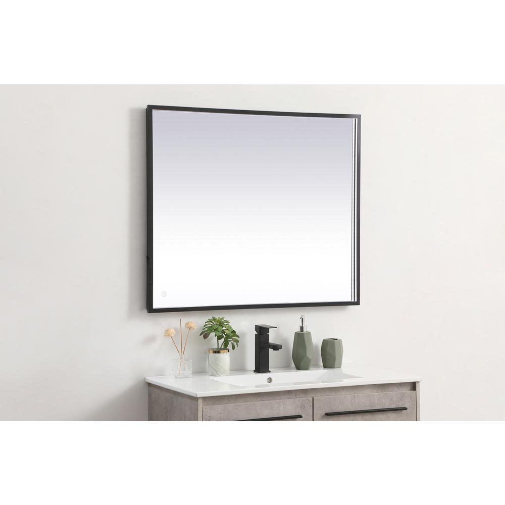 Pier 30x36 inch LED mirror with adjustable color temperature. Picture 4