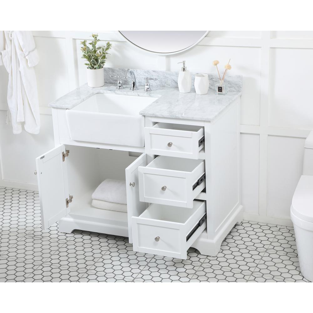 42 inch Single bathroom vanity in white with backsplash. Picture 3