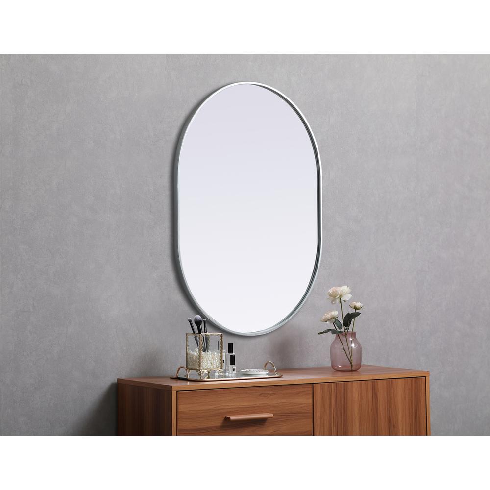 Metal Frame Oval Mirror 30x40 Inch in Silver. Picture 4