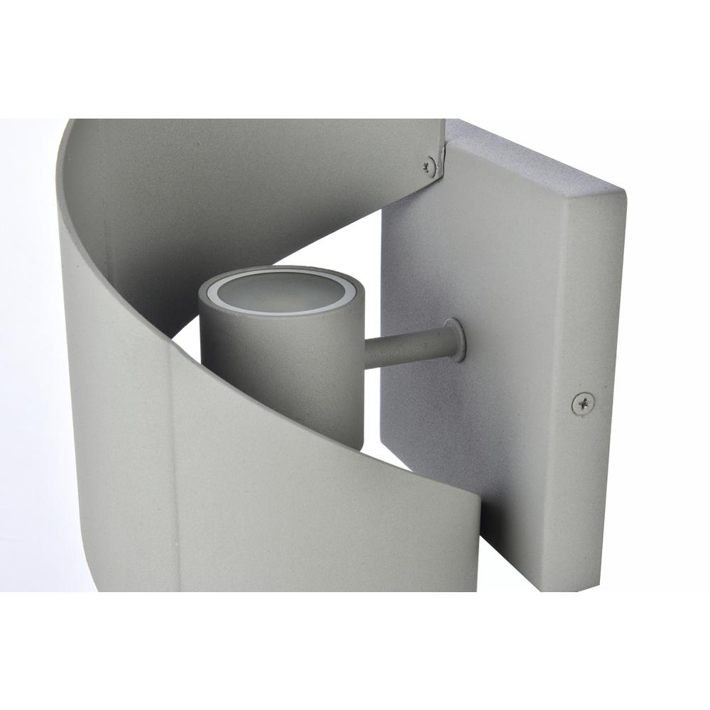 Raine Integrated LED wall sconce  in silver. Picture 4