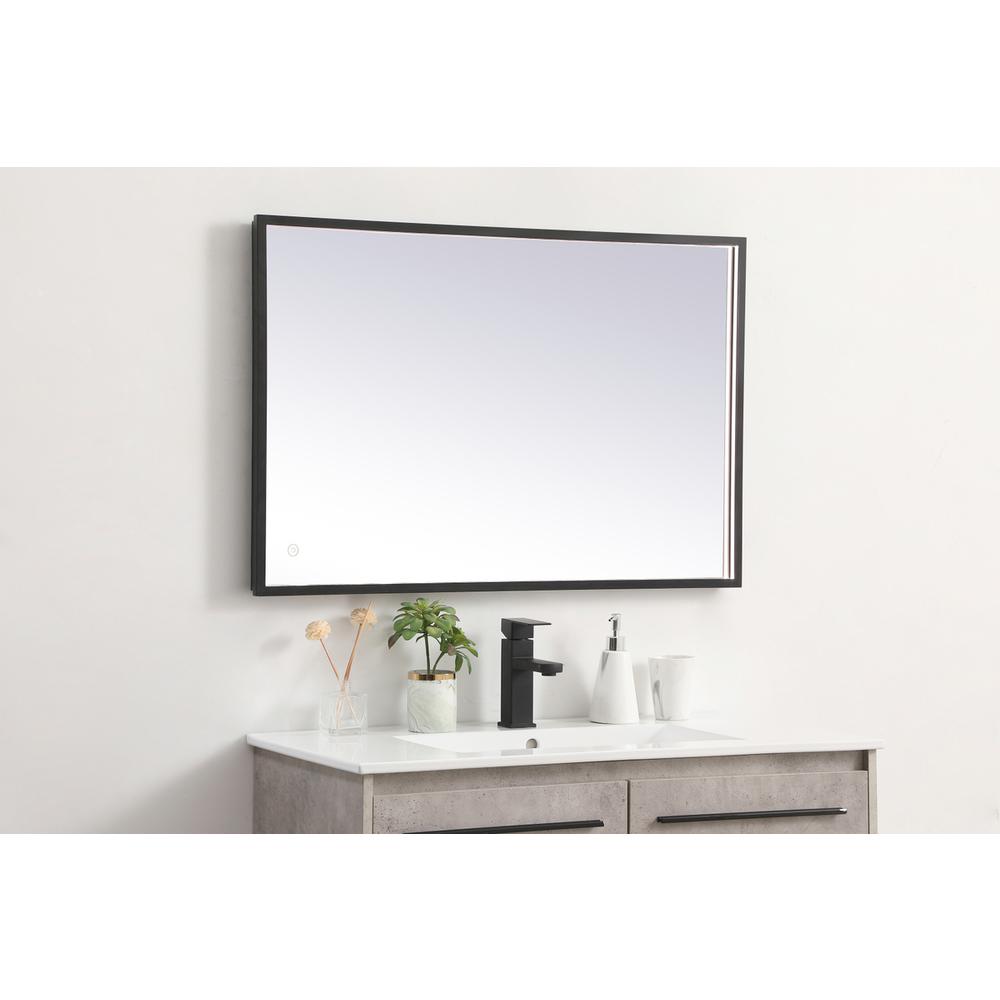 Pier 24x36 inch LED mirror with adjustable color temperature. Picture 3
