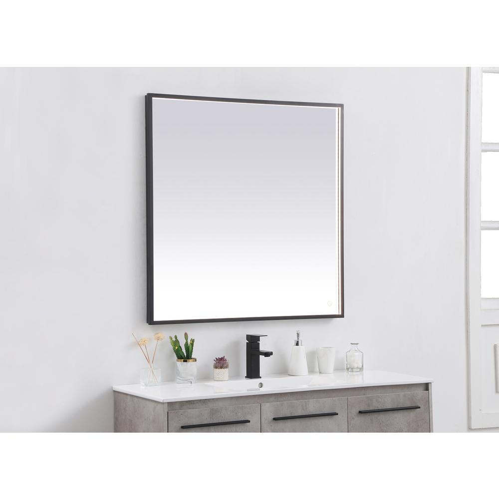 Pier 36x36 inch LED mirror with adjustable color temperature. Picture 3