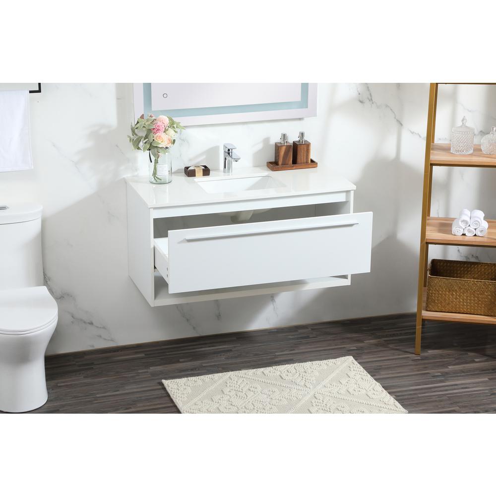 40 inch Single bathroom vanity in white. Picture 3