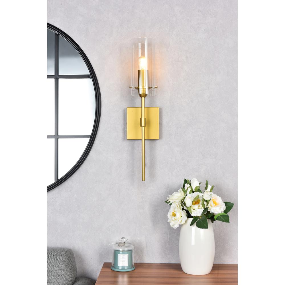 Elsreth 1 light brass wall sconce. Picture 8