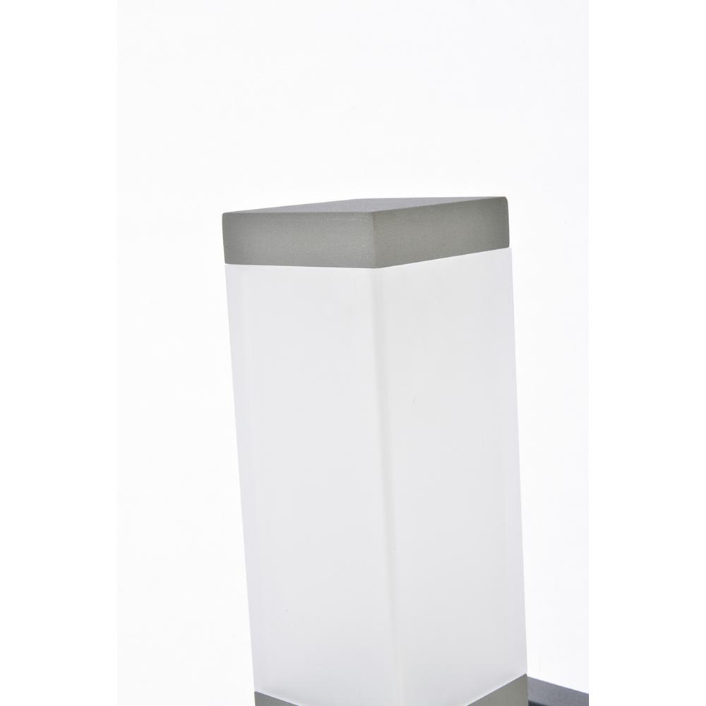 Raine Integrated LED wall sconce  in silver. Picture 3