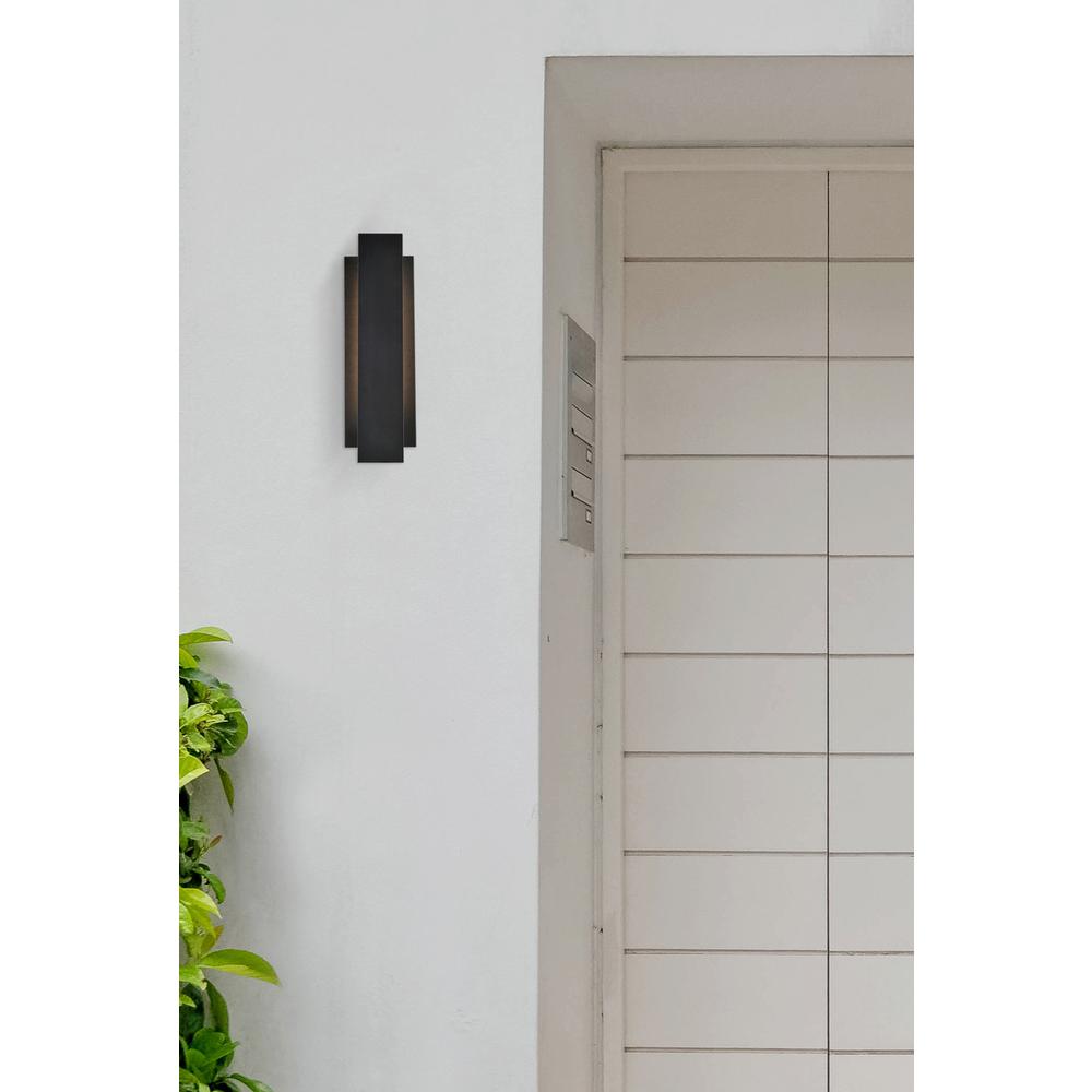Raine Integrated LED wall sconce in black. Picture 5