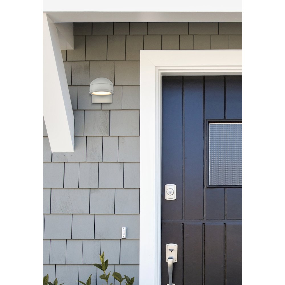 Raine Integrated Led Wall Sconce In Silver. Picture 6