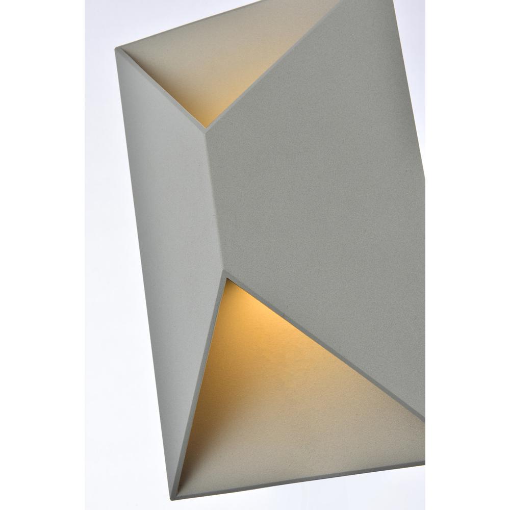 Raine Integrated LED wall sconce  in silver. Picture 2