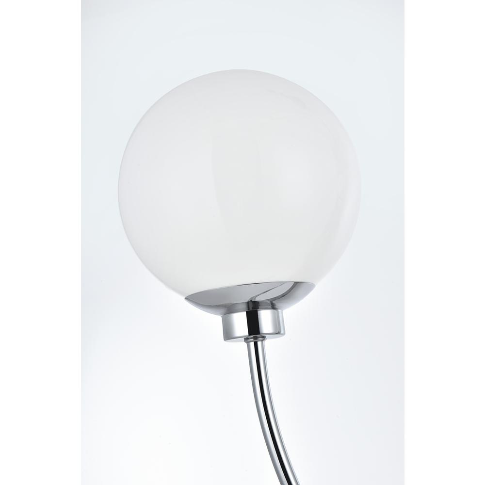 Nyomi 30 inch chandelier in Chrome. Picture 5