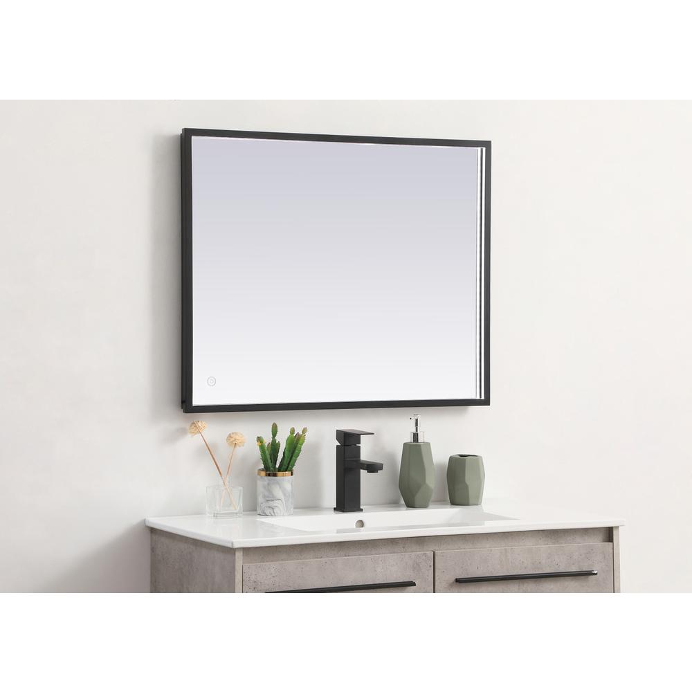 Pier 24x30 inch LED mirror with adjustable color temperature. Picture 4