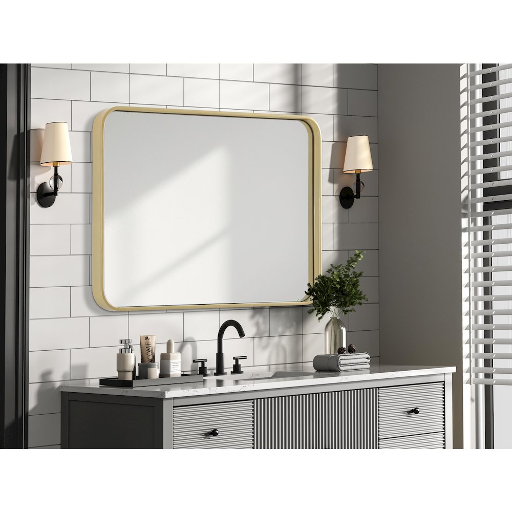 Contour Metal Rectangle Mirror 22x30 in Brass. Picture 7