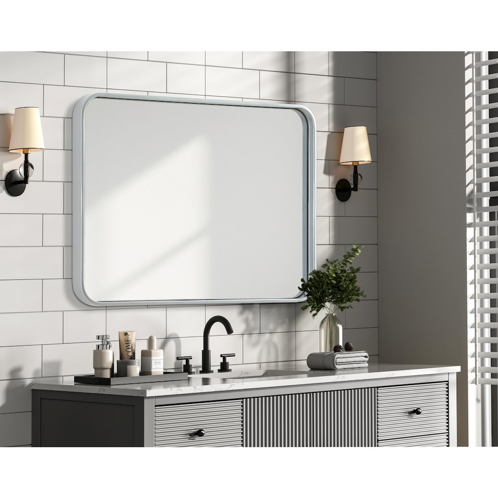 Contour Metal Rectangle Mirror 22x30 in Silver. Picture 7