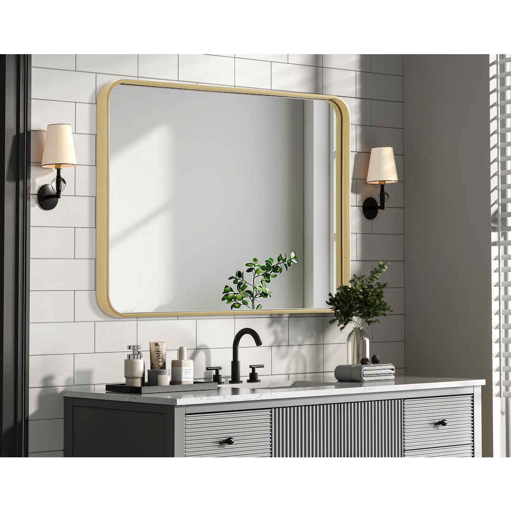 Contour Metal Rectangle Mirror 24x32 in Brass. Picture 7