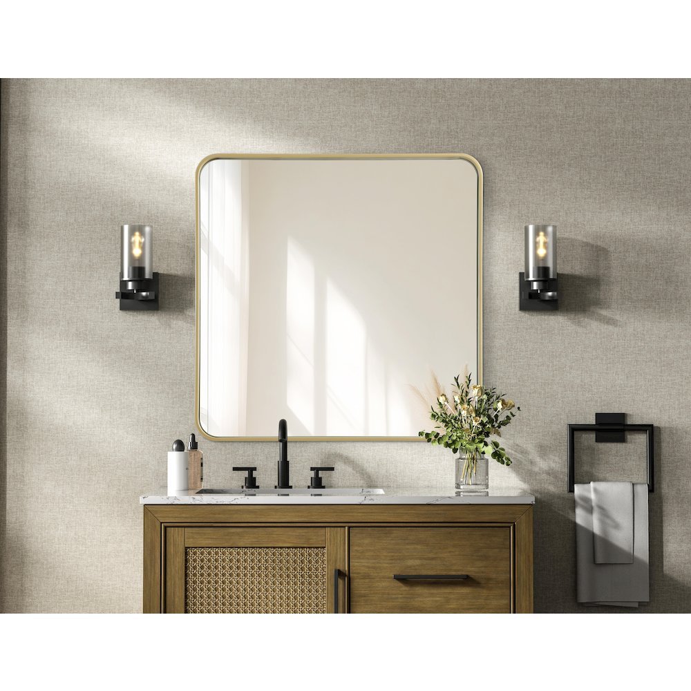 Contour Metal Square Mirror 30x30 in Brass. Picture 2