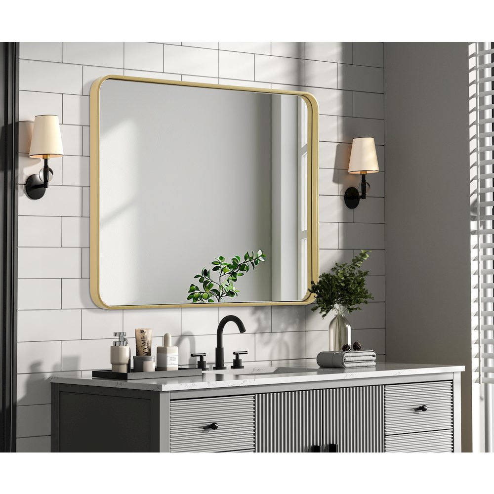 Contour Metal Rectangle Mirror 30x36 in Brass. Picture 7
