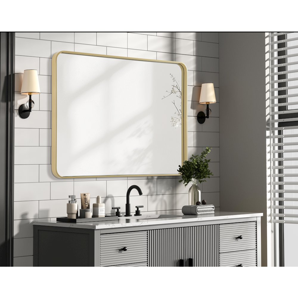 Contour Metal Rectangle Mirror 30x40 in Brass. Picture 7