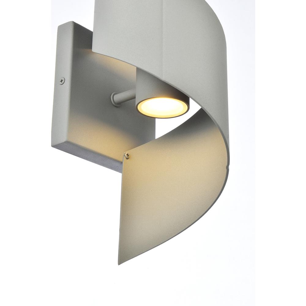 Raine Integrated LED wall sconce  in silver. Picture 2