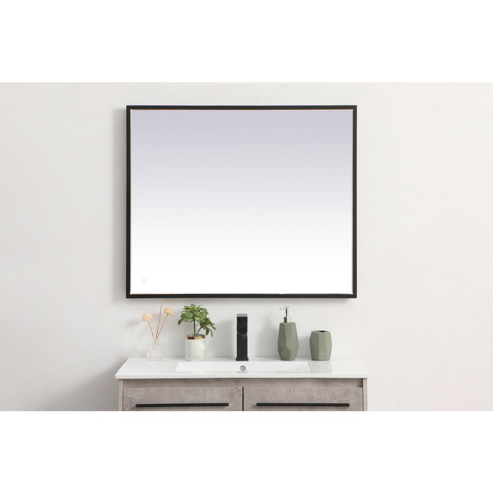 Pier 30x36 inch LED mirror with adjustable color temperature. Picture 12