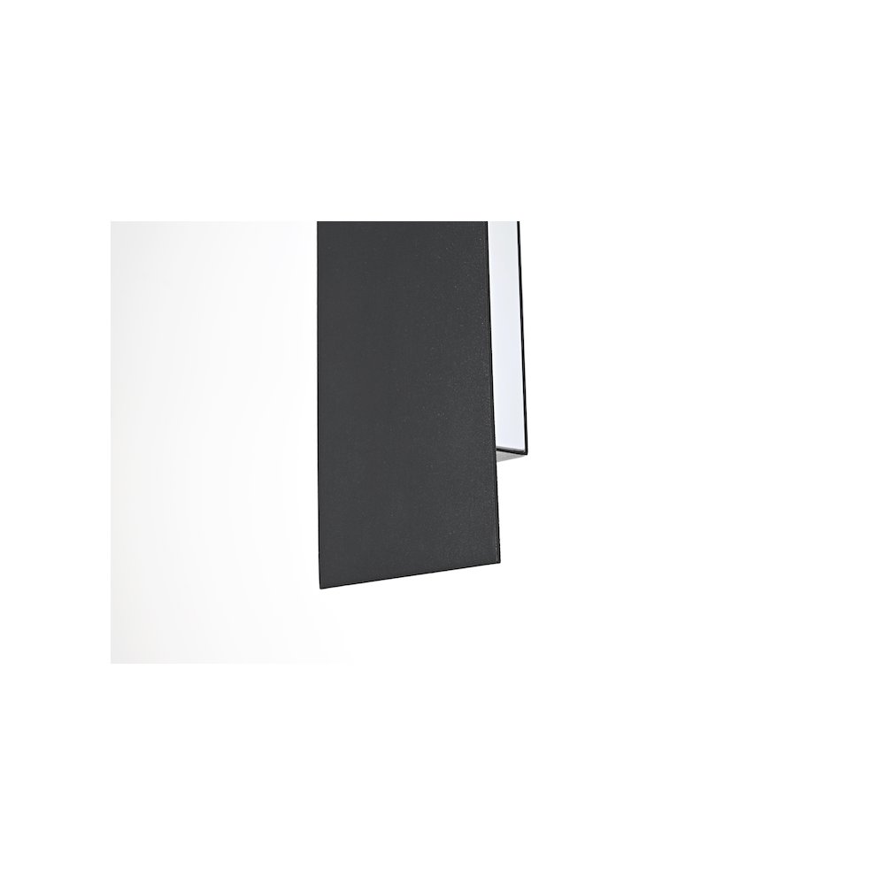 Waylen 4.5 x 18 inch Outdoor Wall Sconce in Black. Picture 5