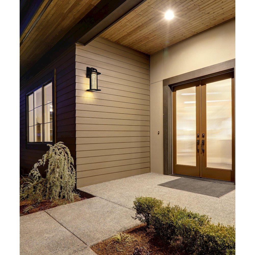 Uriah 16 inch LED Outdoor Wall sconce in Black. Picture 2