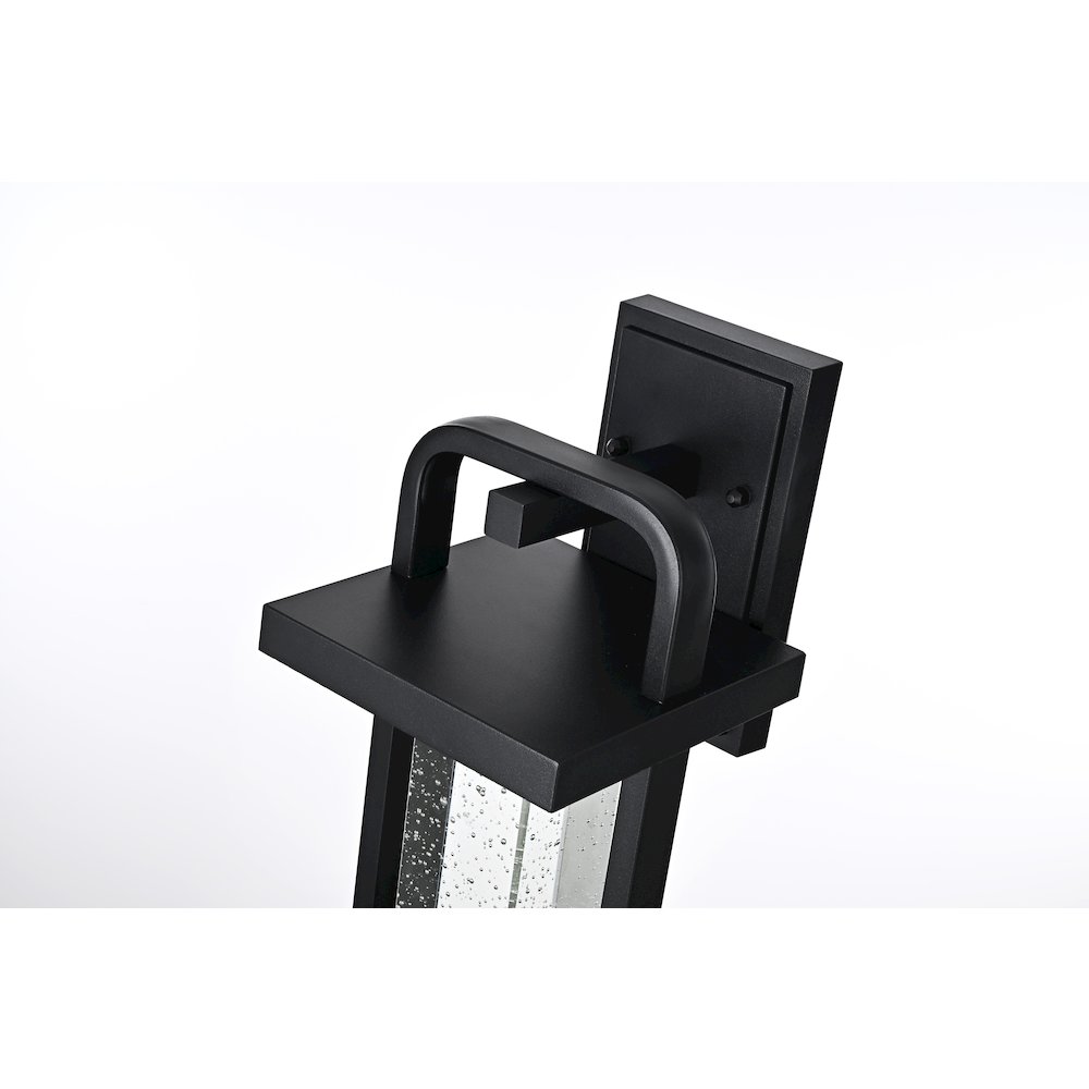 Uriah 16 inch LED Outdoor Wall sconce in Black. Picture 4
