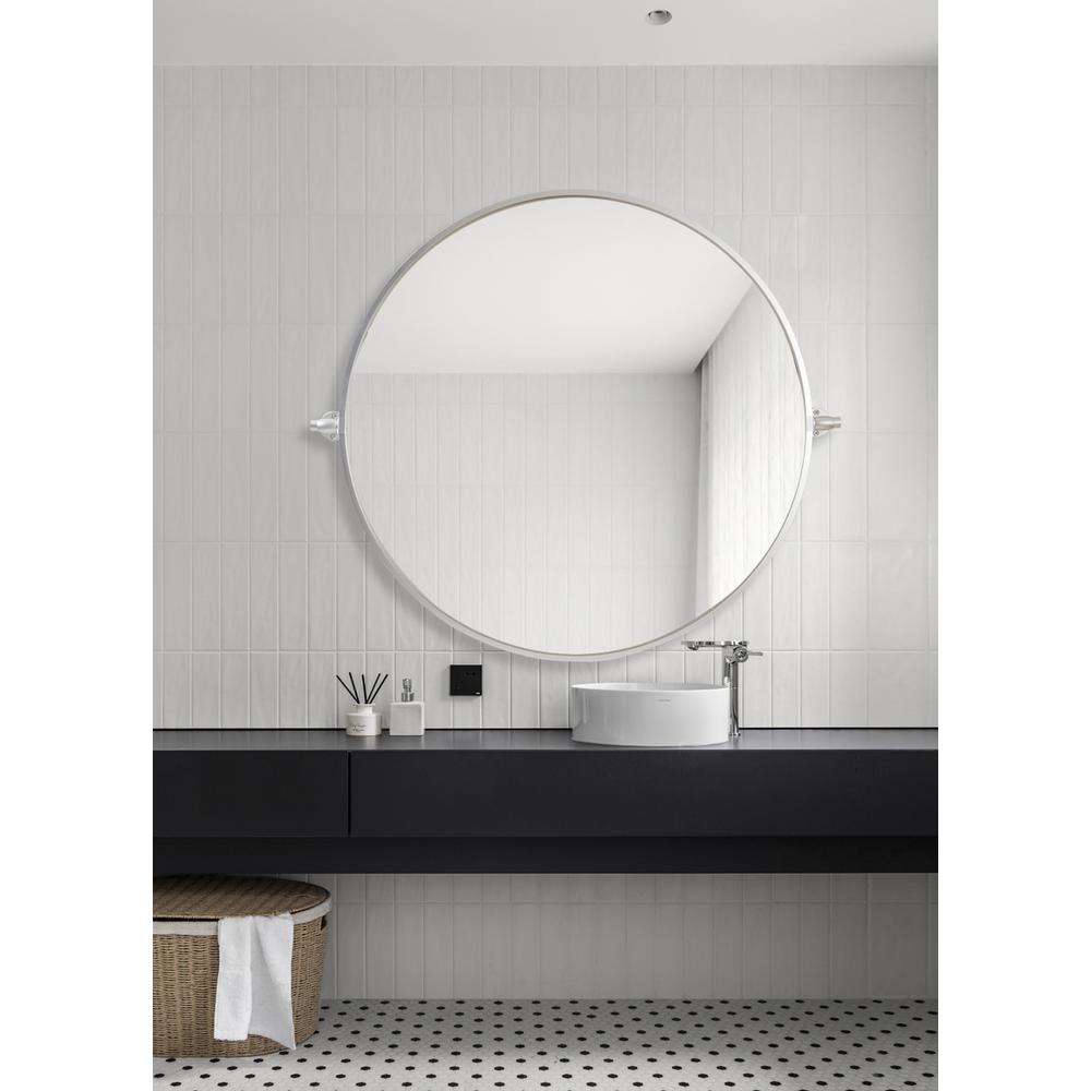 Round pivot mirror 30 inch in silver. Picture 8