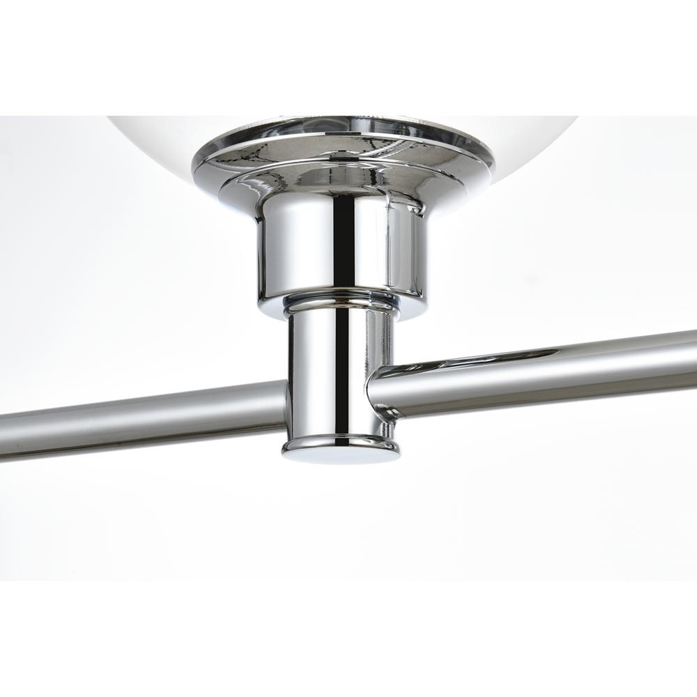 Jaelynn 2 light Chrome and Clear Bath Sconce. Picture 4