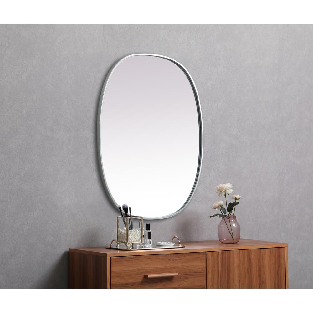 Metal Frame Oval Mirror 30x36 Inch in Silver. Picture 4