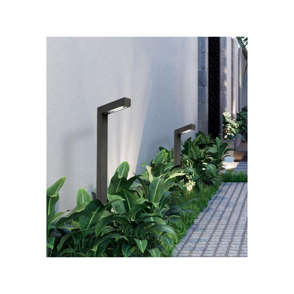Outdoor 12V Cast Brass modern path light in Dark Bronze. Picture 2
