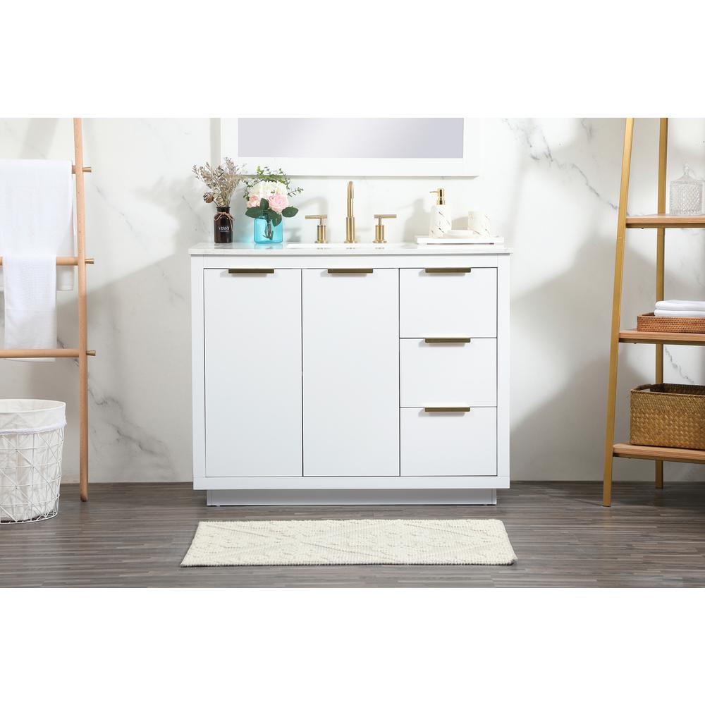 42 inch Single bathroom vanity in white. Picture 14