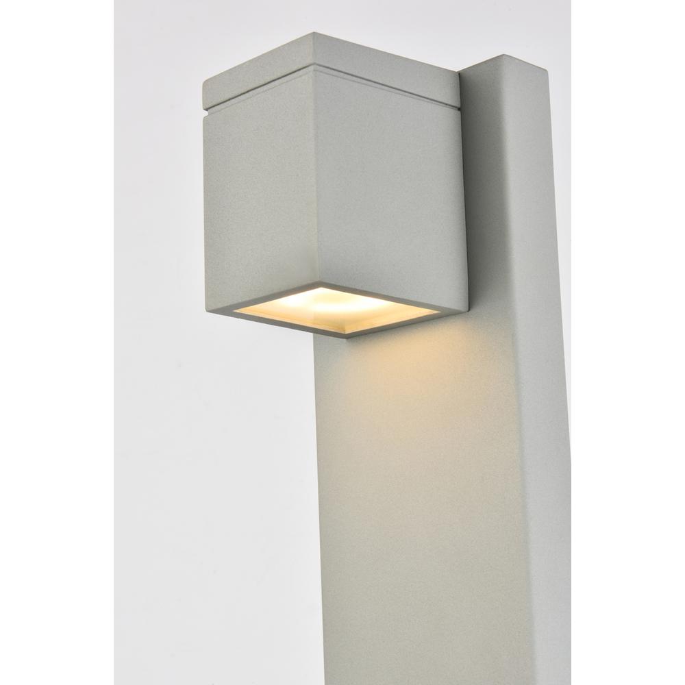Raine Integrated LED wall sconce in silver. Picture 2