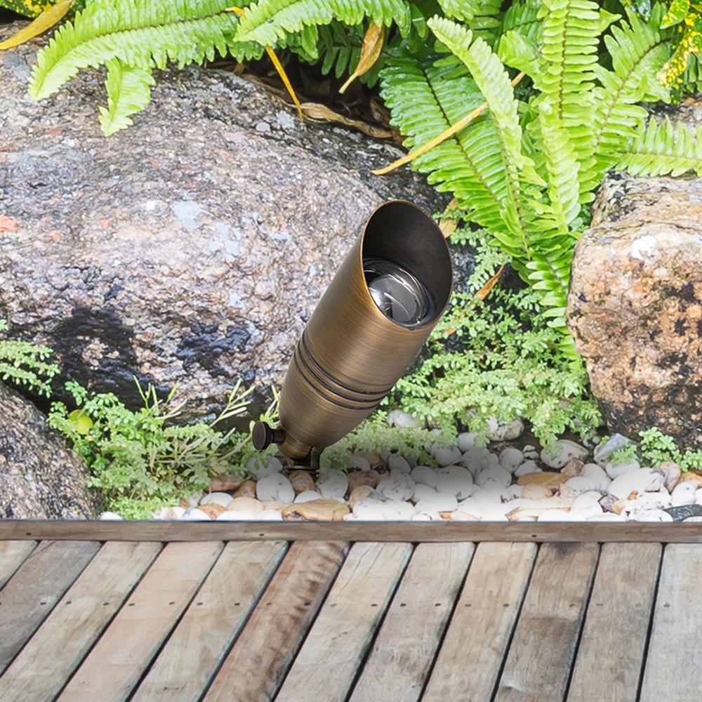 Outdoor Cast Brass spot light 3"w x 8.5"h. Picture 8