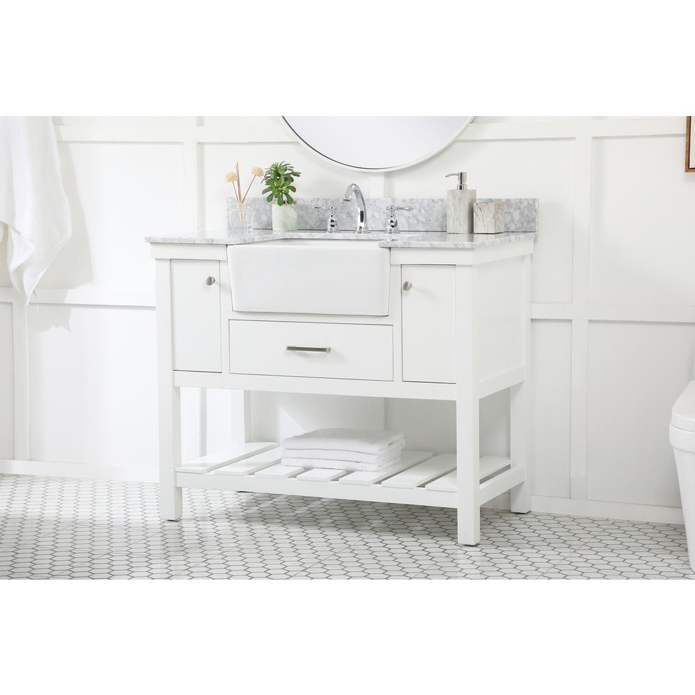 42 inch Single bathroom vanity in white with backsplash. Picture 2